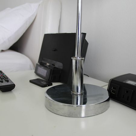 Private Apartments At The Casablanca 마이애미 비치 외부 사진