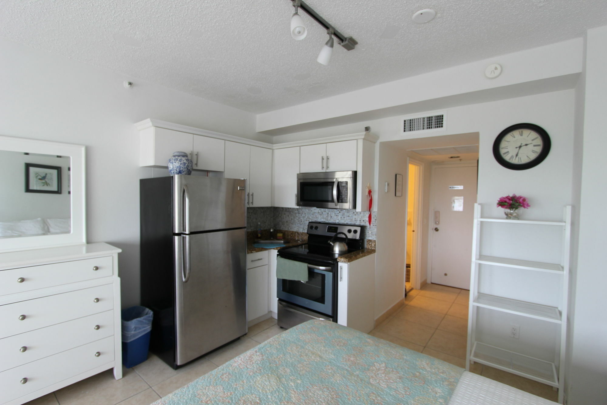 Private Apartments At The Casablanca 마이애미 비치 외부 사진