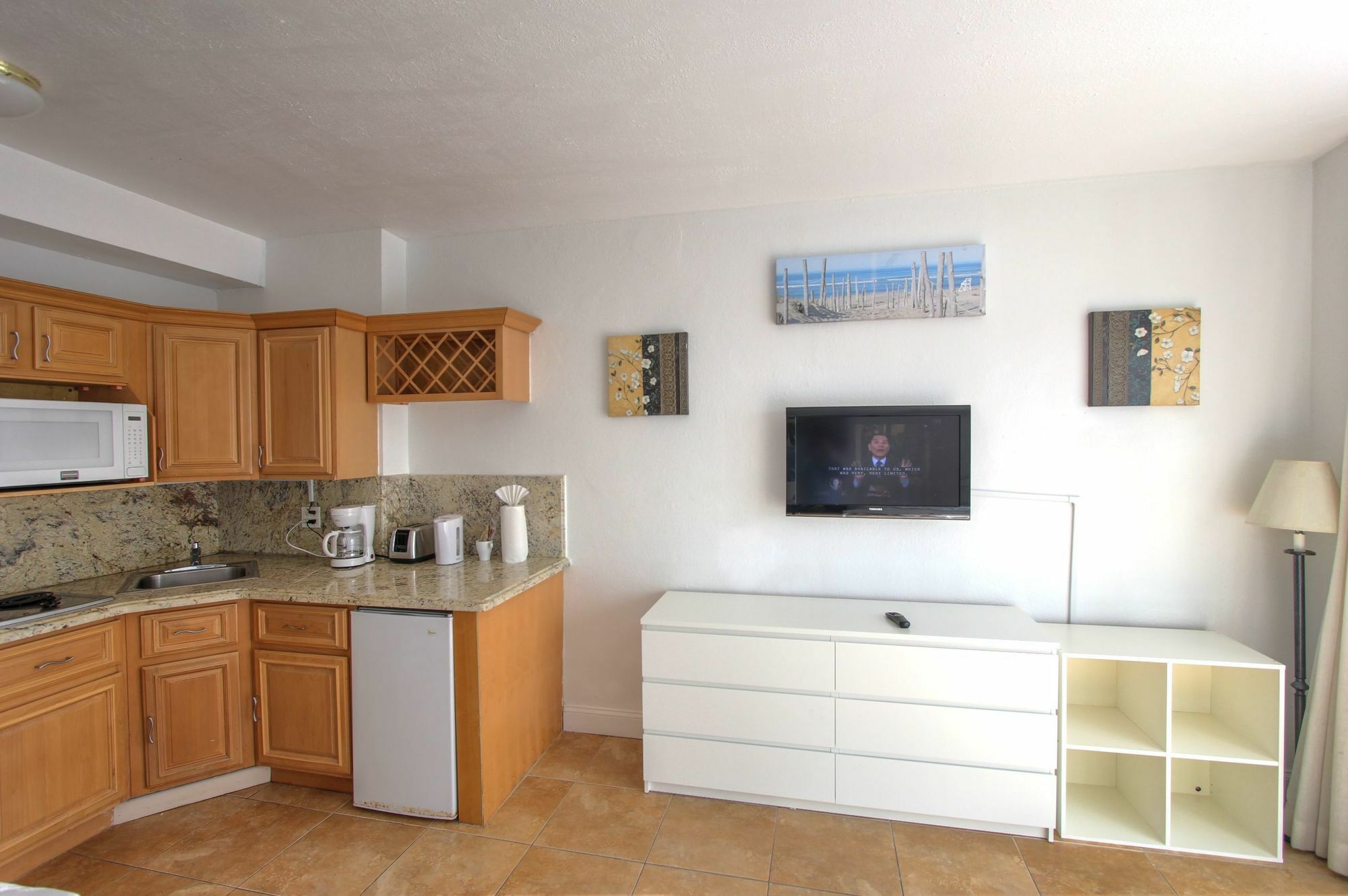 Private Apartments At The Casablanca 마이애미 비치 외부 사진