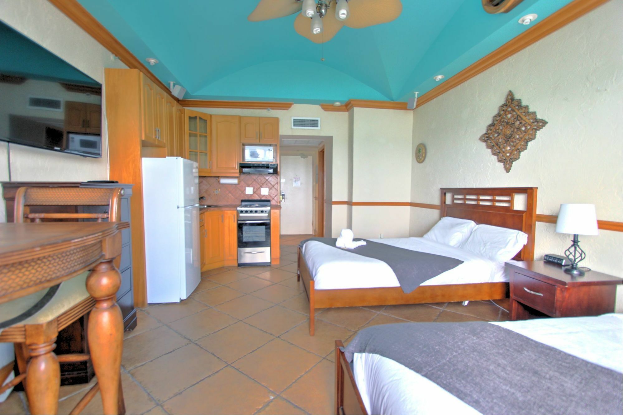 Private Apartments At The Casablanca 마이애미 비치 외부 사진