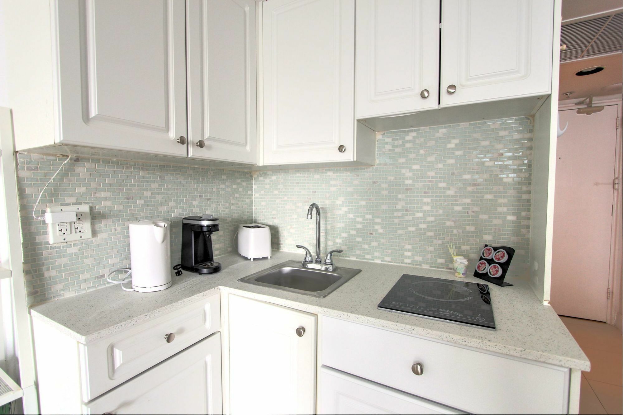 Private Apartments At The Casablanca 마이애미 비치 외부 사진
