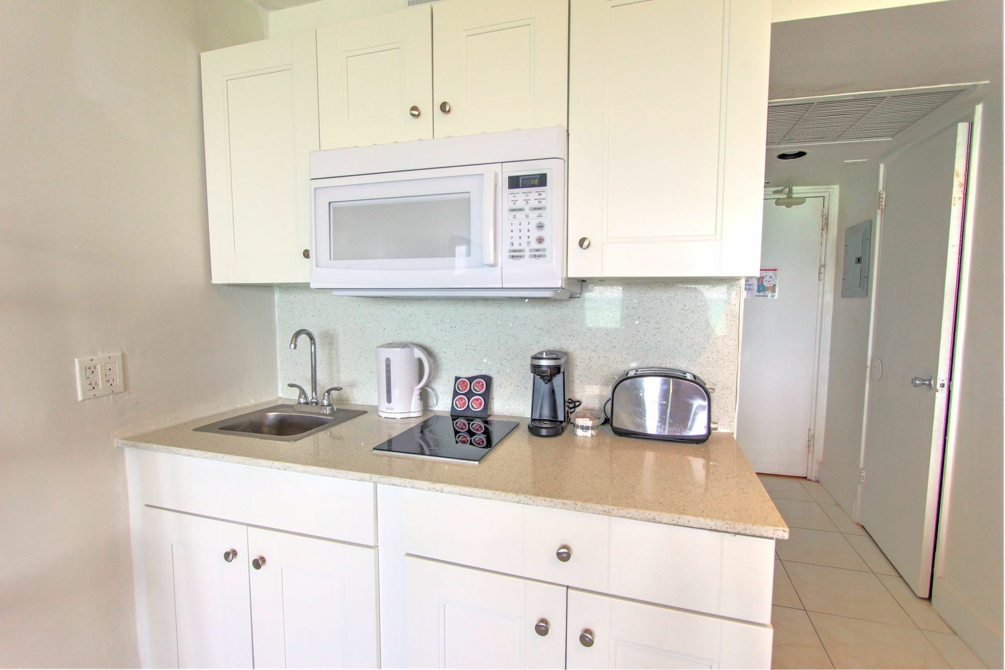Private Apartments At The Casablanca 마이애미 비치 외부 사진