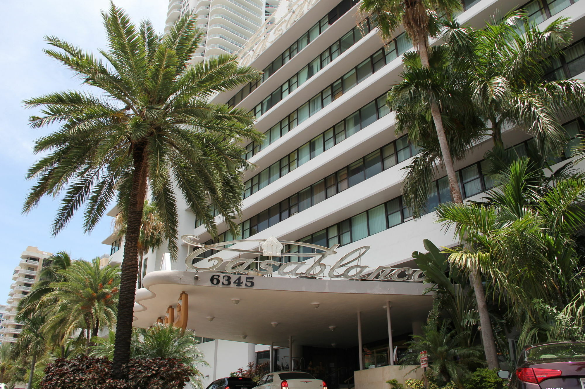 Private Apartments At The Casablanca 마이애미 비치 외부 사진