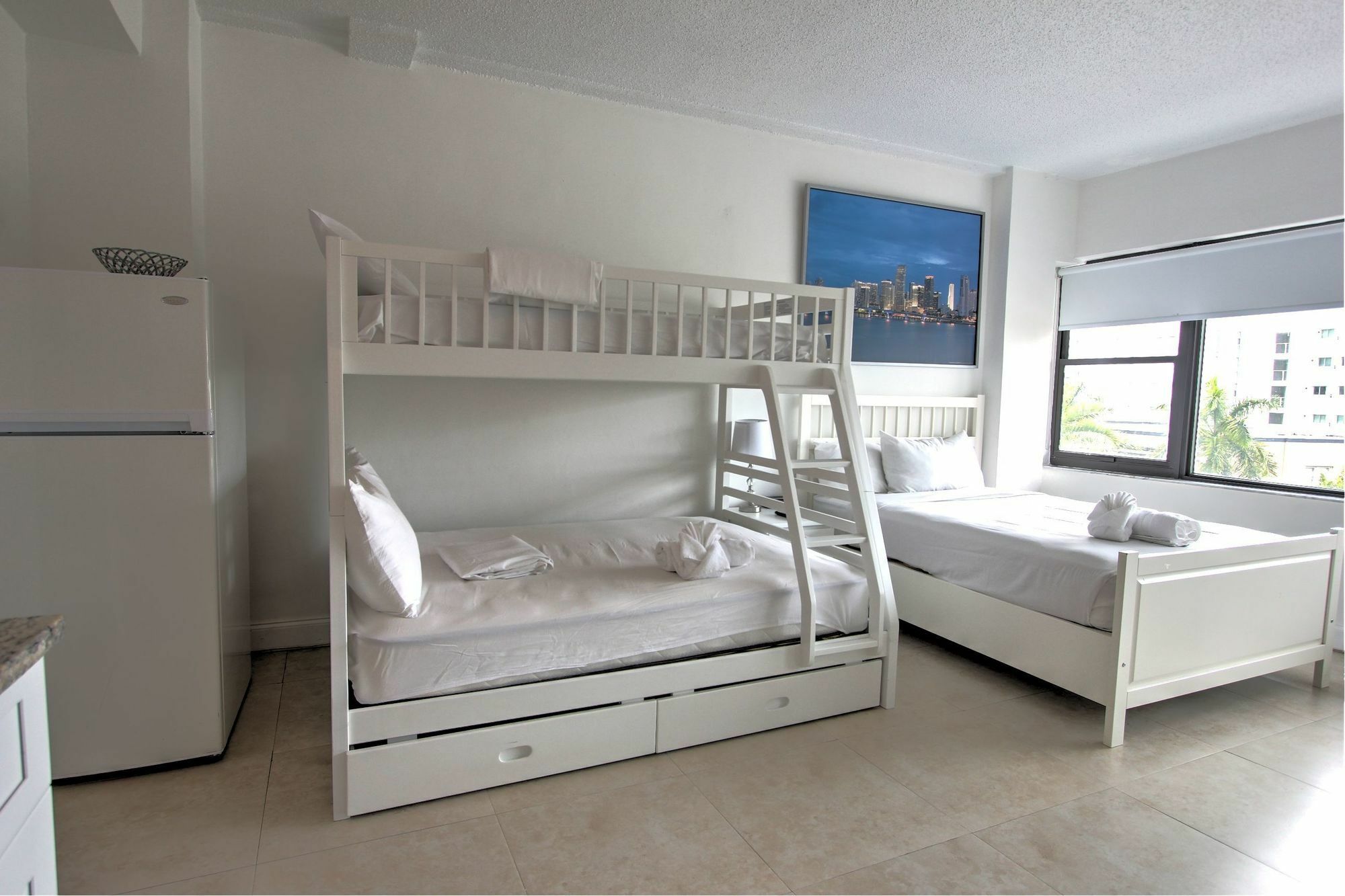 Private Apartments At The Casablanca 마이애미 비치 외부 사진