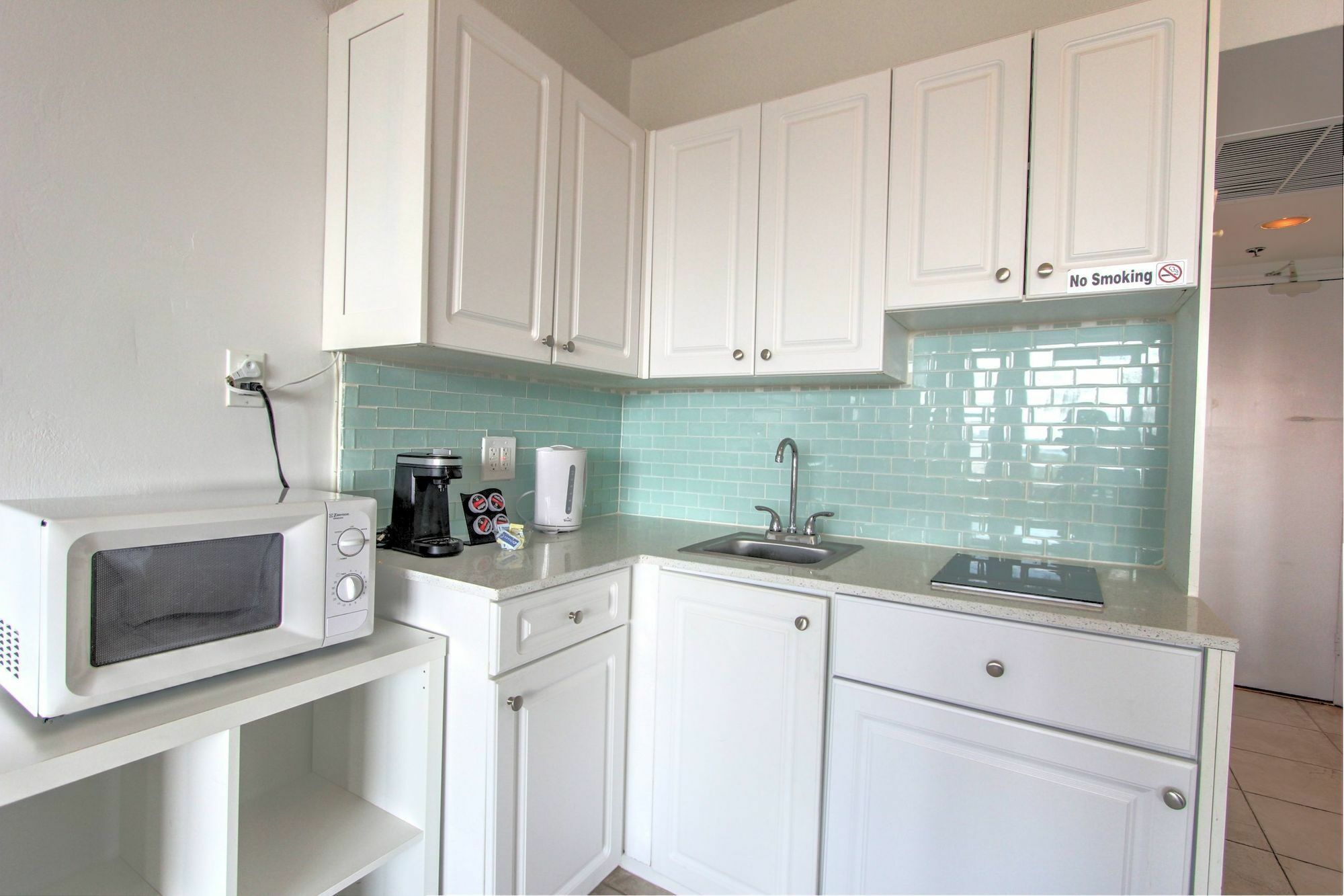 Private Apartments At The Casablanca 마이애미 비치 외부 사진