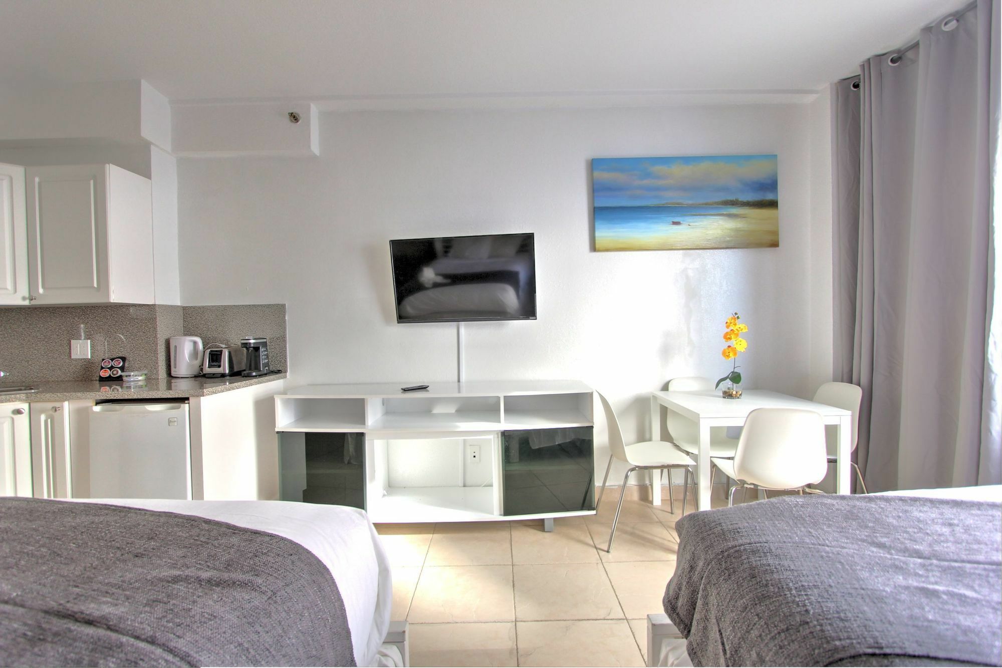 Private Apartments At The Casablanca 마이애미 비치 외부 사진
