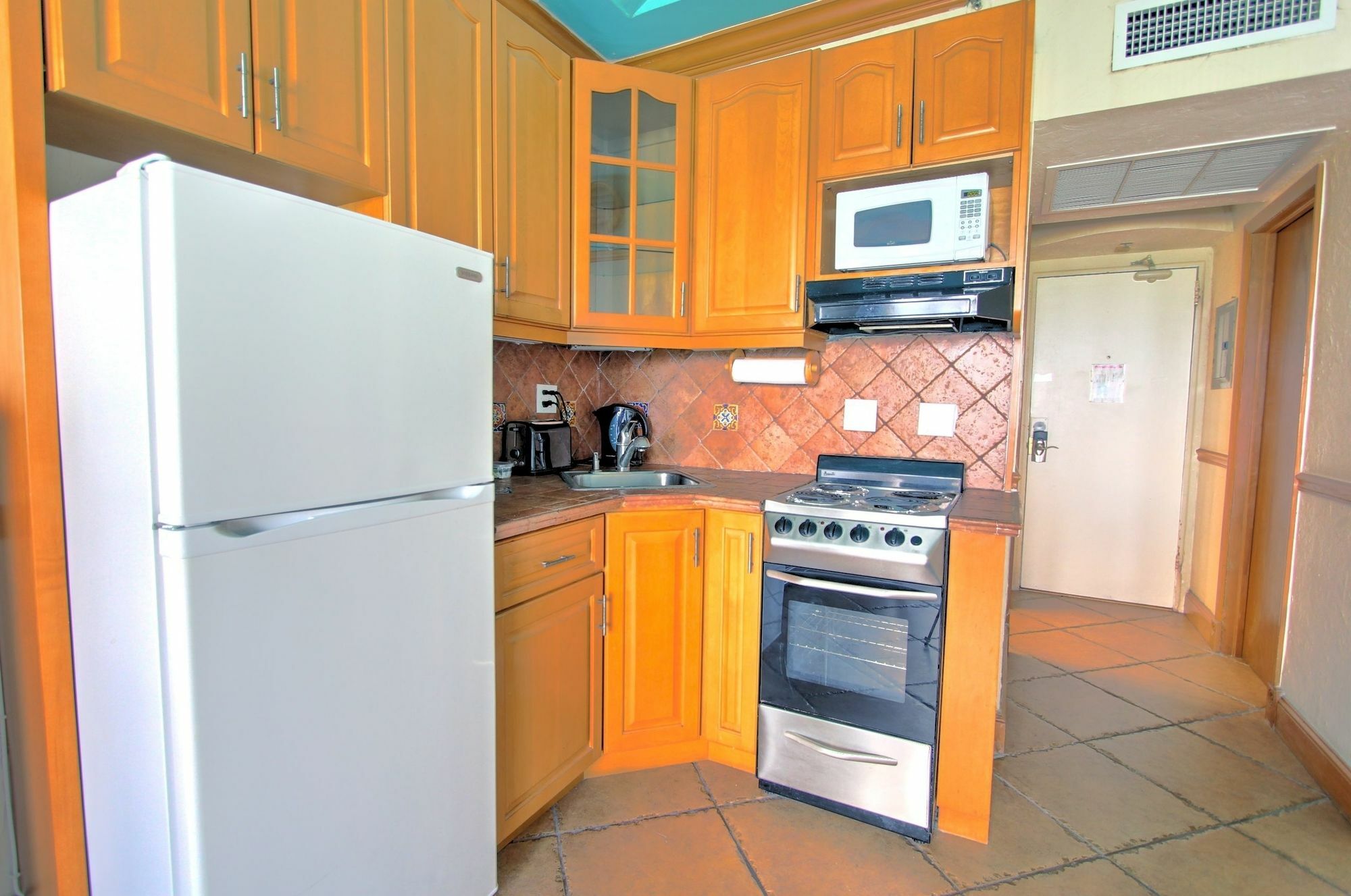 Private Apartments At The Casablanca 마이애미 비치 외부 사진