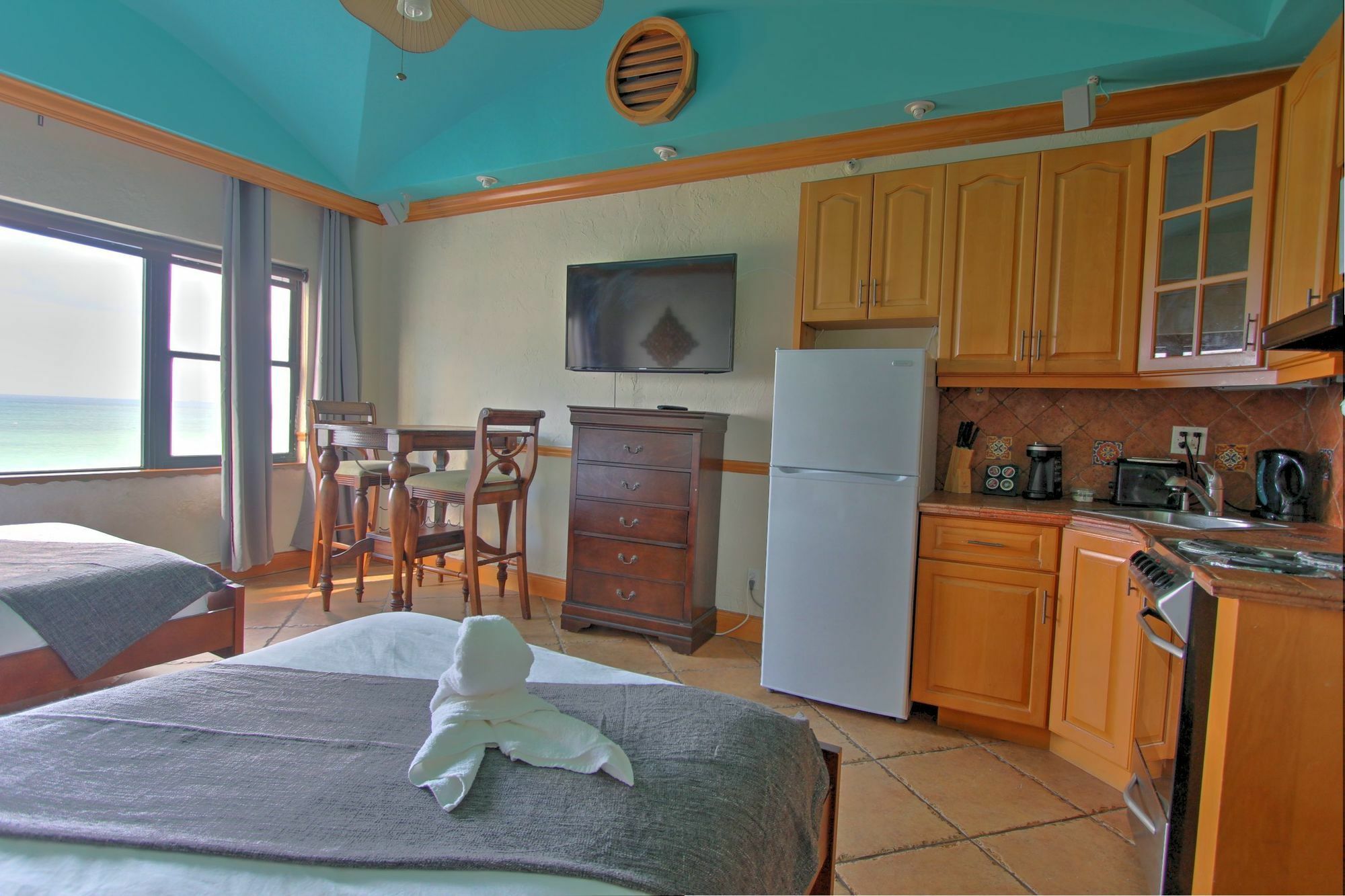 Private Apartments At The Casablanca 마이애미 비치 외부 사진